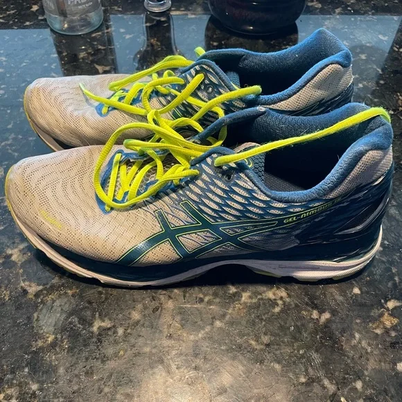 ASICS Running Shoes - Picture 1 of 3